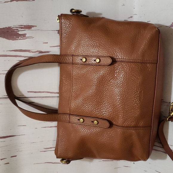 Fossil tan pebble leather handbag and crossbody - Picture 2 of 9